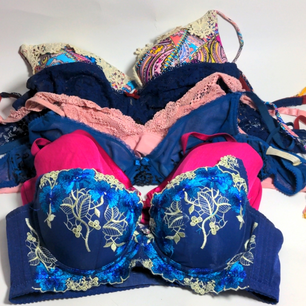Bundle of 6 bras xl large 38 36 blue pink lingerie